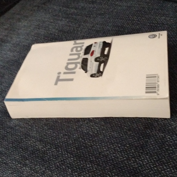 2017 VW Tiguan Owners Manual - Picture 4 of 6